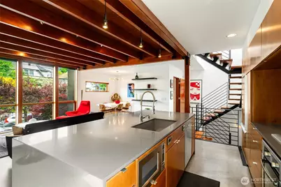 209 12th Ave E, Seattle, WA 98102 - Photo 6