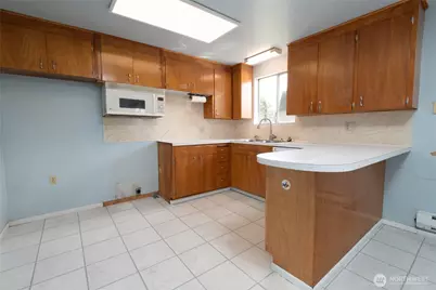 14808 Larch Way, Lynnwood, WA 98087 - Photo 8
