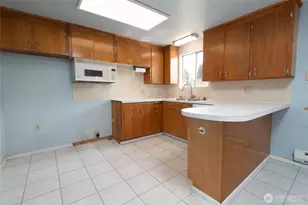 14808 Larch Way, Lynnwood, WA 98087 - Photo 8