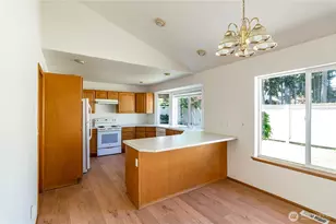 9208 Vancouver Dr NE, Lacey, WA 98516 - Photo 6