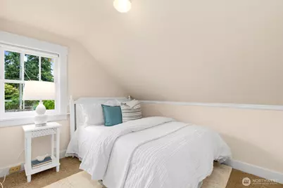 4611 34th Avenue W, Seattle, WA 98199 - Photo 20