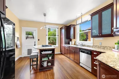4611 34th Avenue W, Seattle, WA 98199 - Photo 14