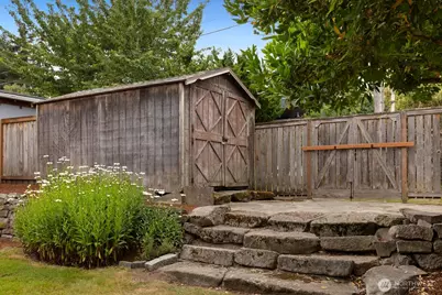 4611 34th Avenue W, Seattle, WA 98199 - Photo 32