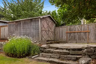 4611 34th Ave W, Seattle, WA 98199 - Photo 32