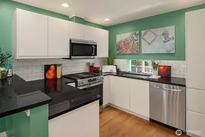 3302 W Government Way #Unit A, Seattle, WA 98199 - Photo 14