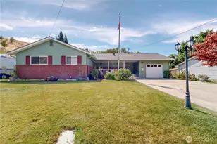 412 SW Parkview St, Milton-Freewater, OR 97862 - Photo 1