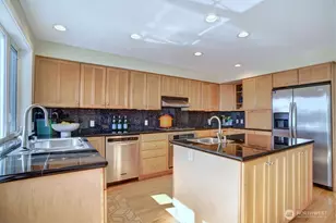 4030 26th Ave W, Seattle, WA 98199 - Photo 8