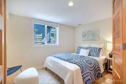 4030 26th Avenue W, Seattle, WA 98199 - Photo 24