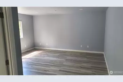 9525 S 221st Place, Kent, WA 98031 - Photo 14