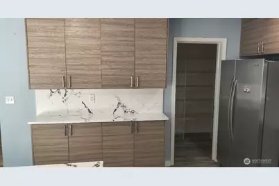 9525 S 221st Place, Kent, WA 98031 - Photo 10