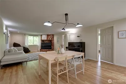 16724 NE 22nd Street, Bellevue, WA 98008 - Photo 20