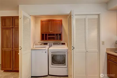 16724 NE 22nd Street, Bellevue, WA 98008 - Photo 26