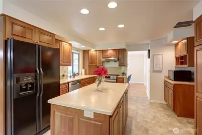 16724 NE 22nd Street, Bellevue, WA 98008 - Photo 6