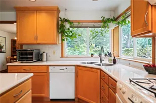 419 212th Ave NE, Sammamish, WA 98074 - Photo 6