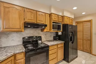 299 Cedar Ln, Longview, WA 98632 - Photo 6