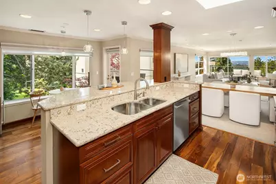 11122 NE 41st Drive #39, Kirkland, WA 98033 - Photo 16