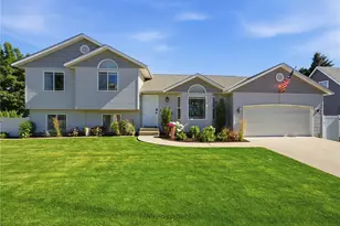 313 Brandi Ln, Wenatchee, WA 98801 - Photo 2