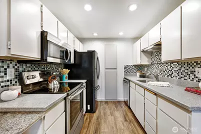 20325 19th Avenue NE #B102, Shoreline, WA 98155 - Photo 16