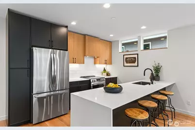 4116 A Burke Avenue N, Seattle, WA 98103 - Photo 8