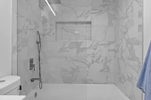 121 Vine St, Seattle, WA 98121 - Photo 24