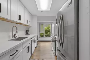 121 Vine St, Seattle, WA 98121 - Photo 12