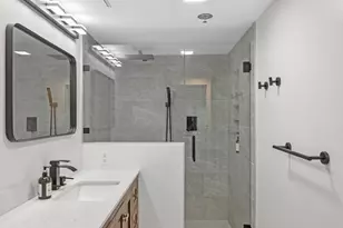 121 Vine St, Seattle, WA 98121 - Photo 18
