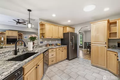 13732 217th Avenue SE, Issaquah, WA 98027 - Photo 10