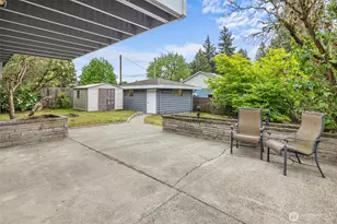2001 NE 12th St, Renton, WA 98056 - Photo 32