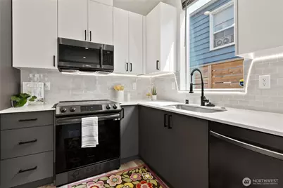 10306 Midvale Avenue N #A, Seattle, WA 98133 - Photo 10
