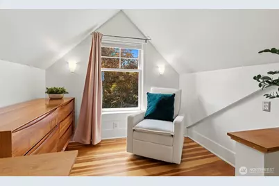 360 Howe Street, Seattle, WA 98109 - Photo 22