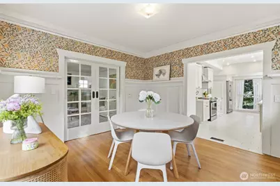 360 Howe Street, Seattle, WA 98109 - Photo 10