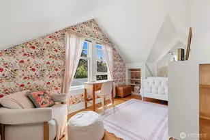 360 Howe St, Seattle, WA 98109 - Photo 26