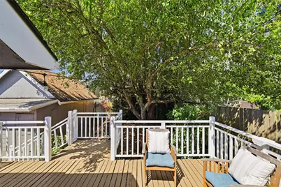 8123 49th Avenue S, Seattle, WA 98118 - Photo 24