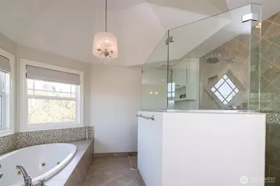 645 18th Avenue W, Kirkland, WA 98033 - Photo 32