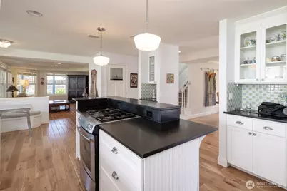 645 18th Avenue W, Kirkland, WA 98033 - Photo 18