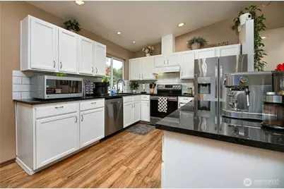 9103 74th Street SE, Snohomish, WA 98290 - Photo 12