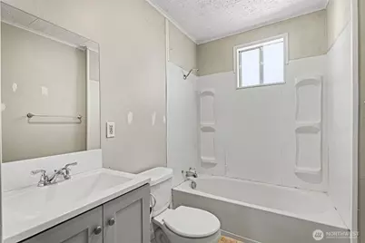 140 S Cambrian Avenue, Bremerton, WA 98312 - Photo 22