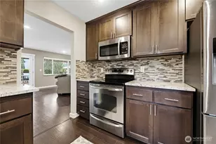 6911 Vandermark Rd E, Bonney Lake, WA 98391 - Photo 14
