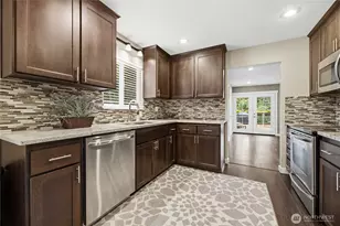6911 Vandermark Rd E, Bonney Lake, WA 98391 - Photo 12