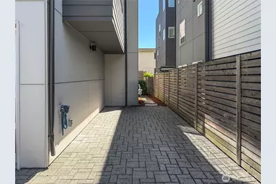 4222 Linden Avenue N, Seattle, WA 98103 - Photo 26
