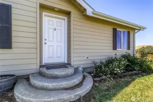 1247 Watson Loop, Touchet, WA 99360 - Photo 2