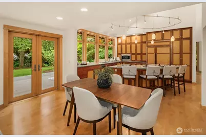 12820 NE 39th Street, Bellevue, WA 98005 - Photo 10