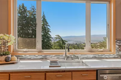 323 Stoneybrook Lane, Wenatchee, WA 98801 - Photo 8