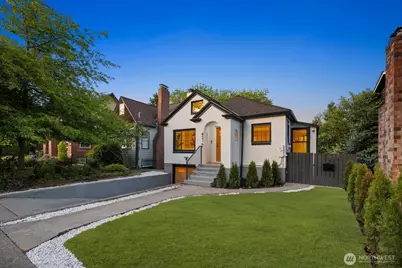 8216 Interlake Avenue N, Seattle, WA 98103 - Photo 2