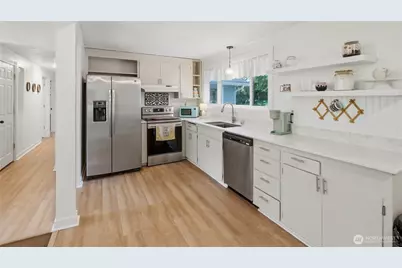 18427 Homeview Drive, Edmonds, WA 98026 - Photo 8