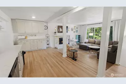 18427 Homeview Drive, Edmonds, WA 98026 - Photo 10