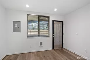 604 NW 77th St, Seattle, WA 98117 - Photo 8
