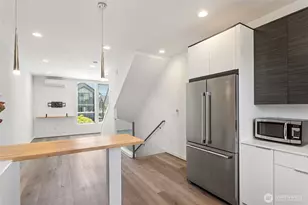 604 NW 77th St, Seattle, WA 98117 - Photo 16