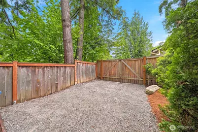 301 128th Avenue NE, Bellevue, WA 98005 - Photo 36