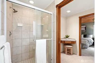 301 128th Avenue NE, Bellevue, WA 98005 - Photo 18